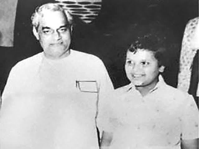 Teenage Devendra Fadnavis standing beside Bharat Ratna Shri Atal Bihari Vajpayee