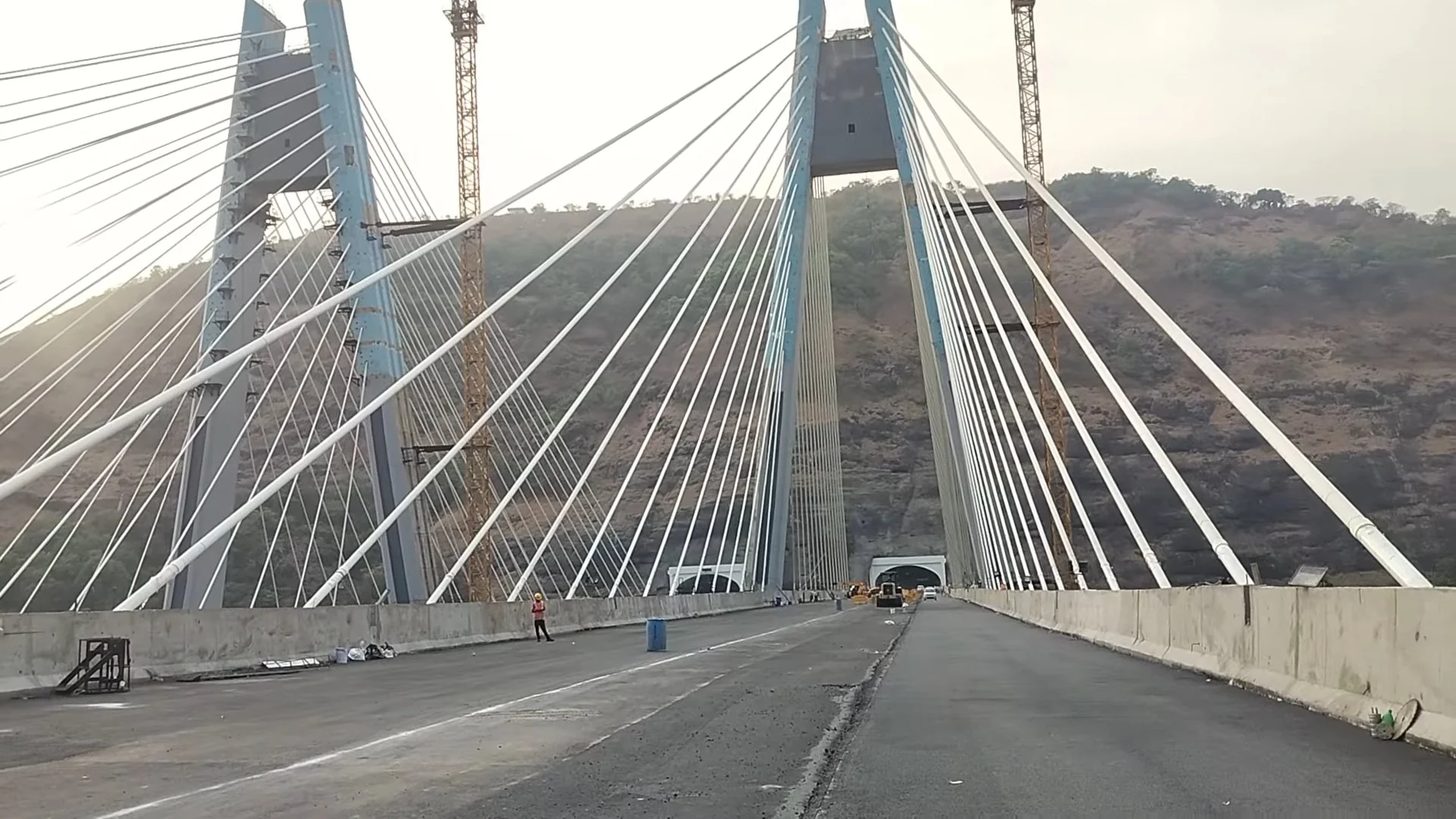 Mumbai Pune Road Laying